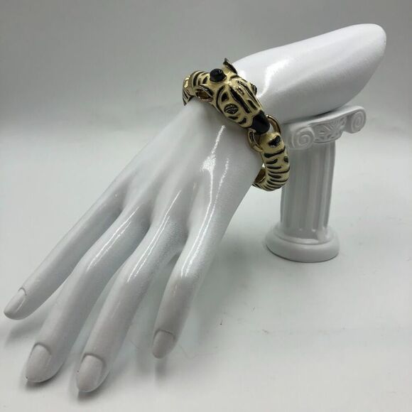 Zebra Women's Bangle Bracelet Magnetic Closure Animal Safari Costume Jewelry - Picture 3 of 11